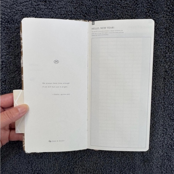 Weeks Planner + Clear Cover on Cover - Picture 4 of 7